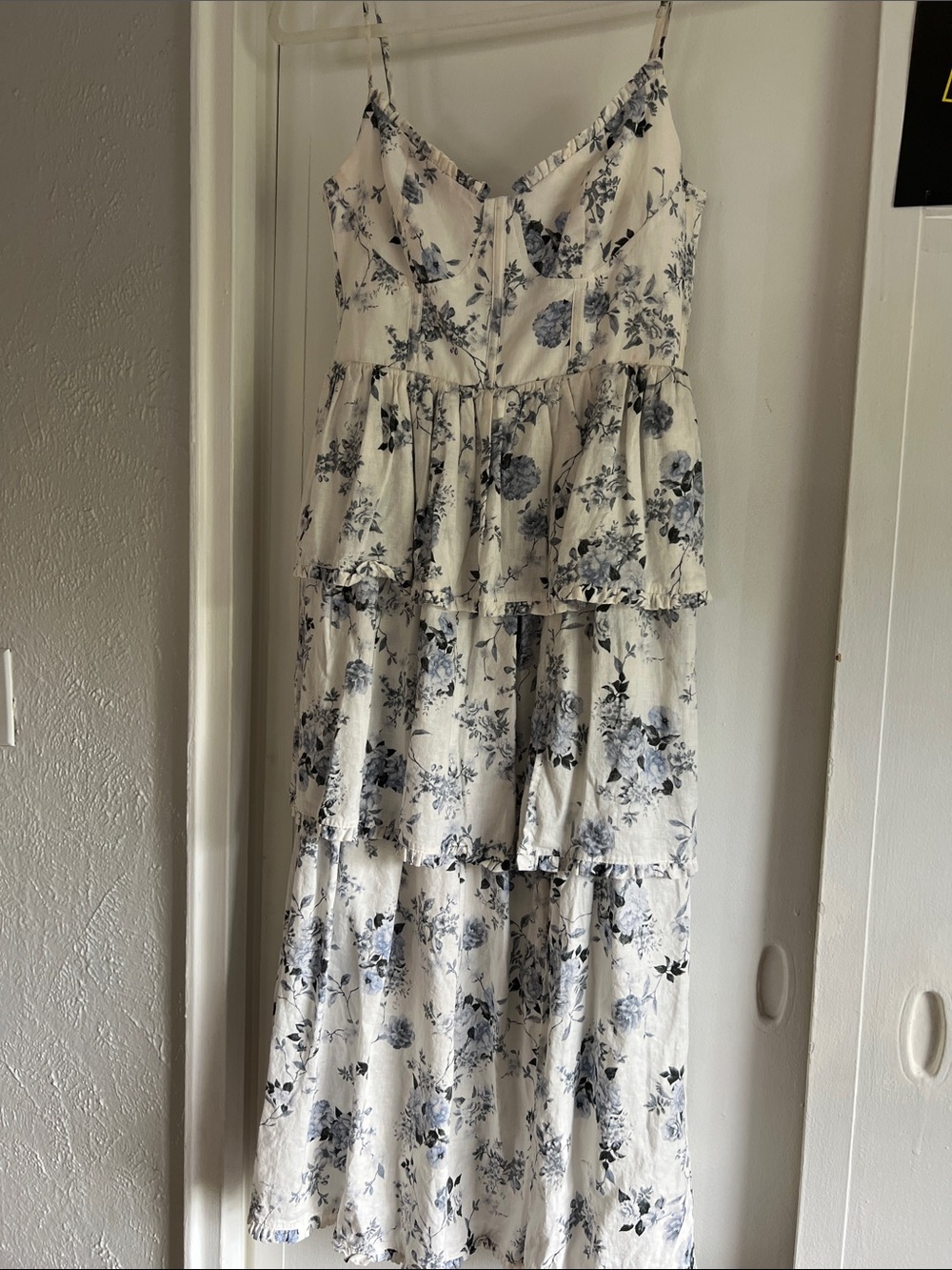 House of Harlow Tiered Floral Maxi Dress with Blue Rose Print - XS